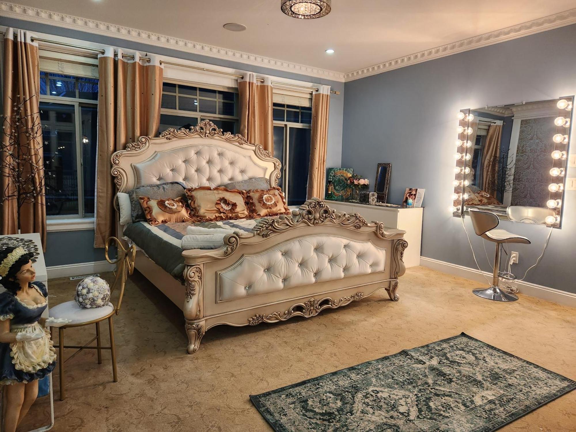Empress Palace Hotel