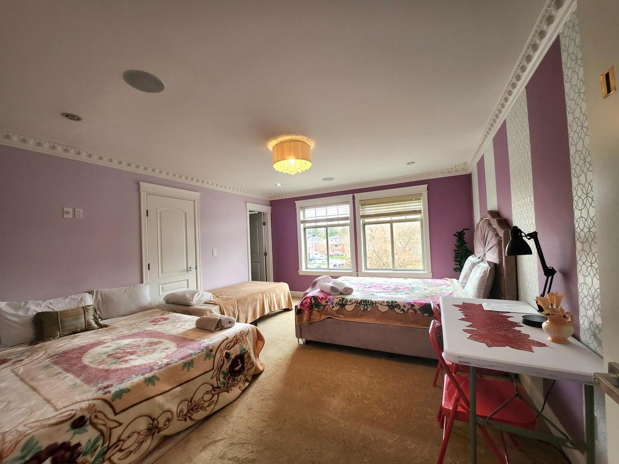 Hotel Empress Palace *
