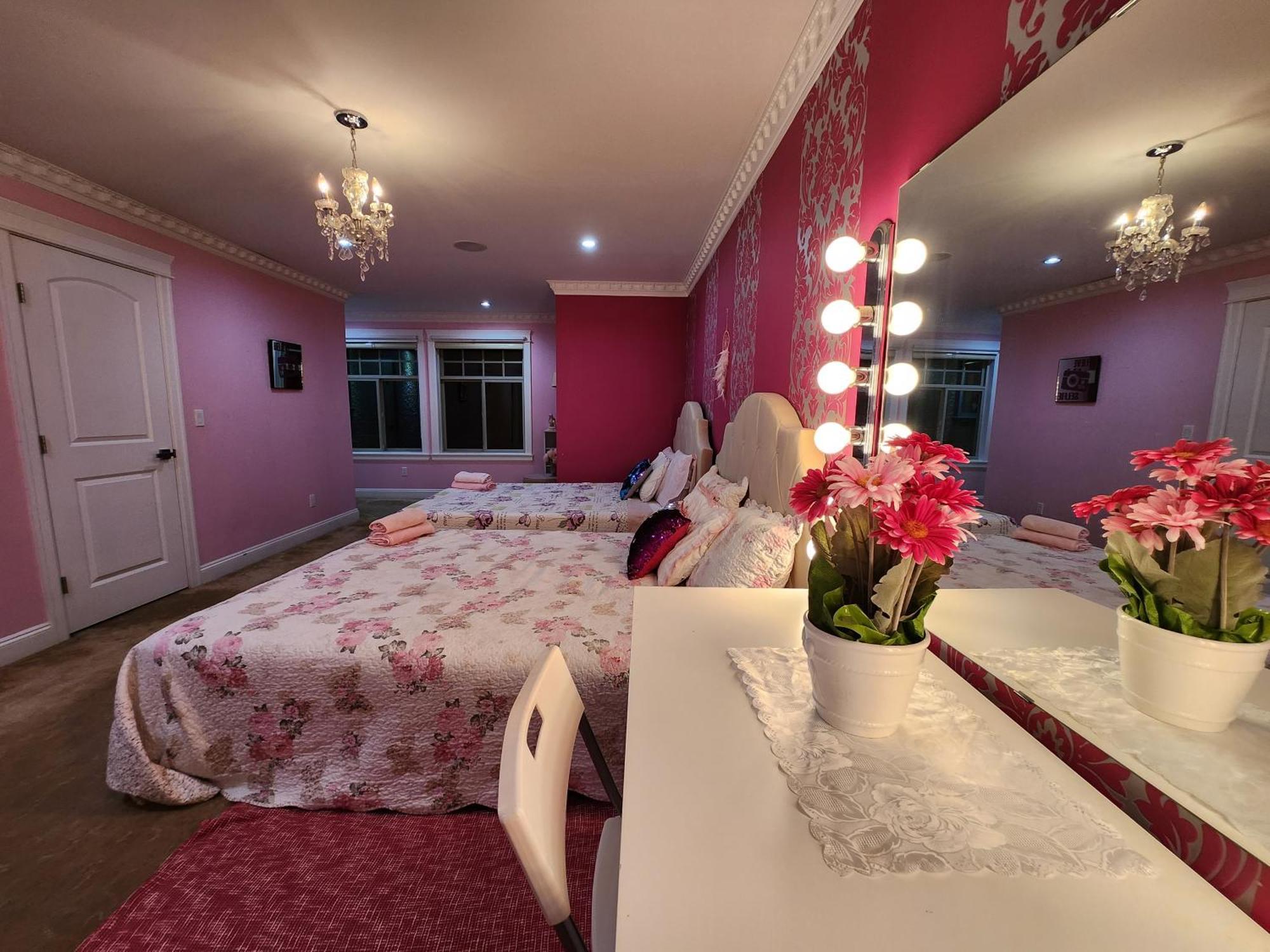 Hotel Empress Palace *