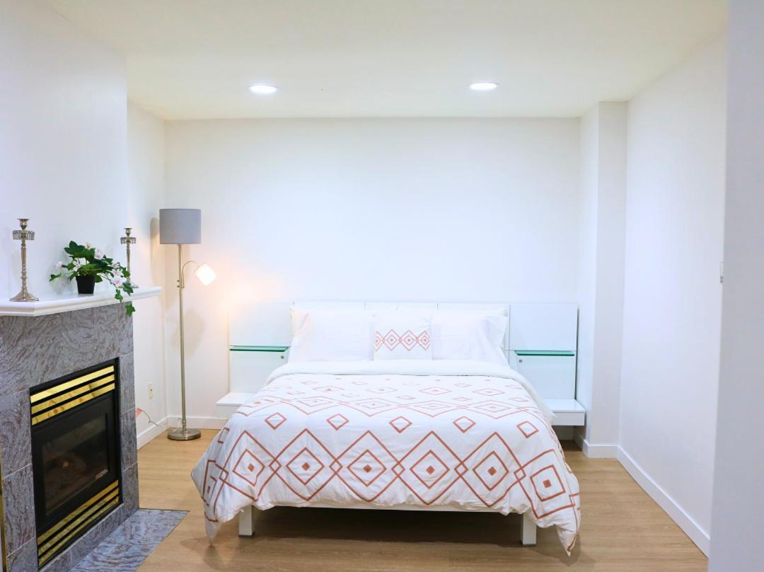 Pristine 3 Beds 2 Washroom Guest