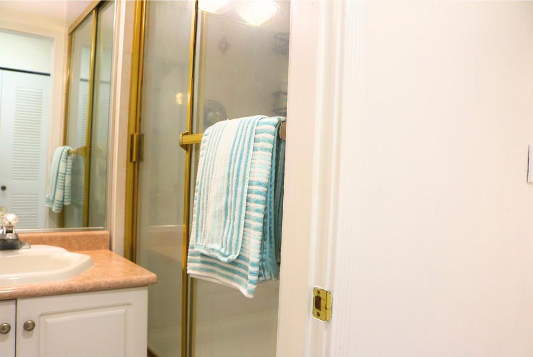 Pristine 3 Beds 2 Washroom Guest Holiday home
