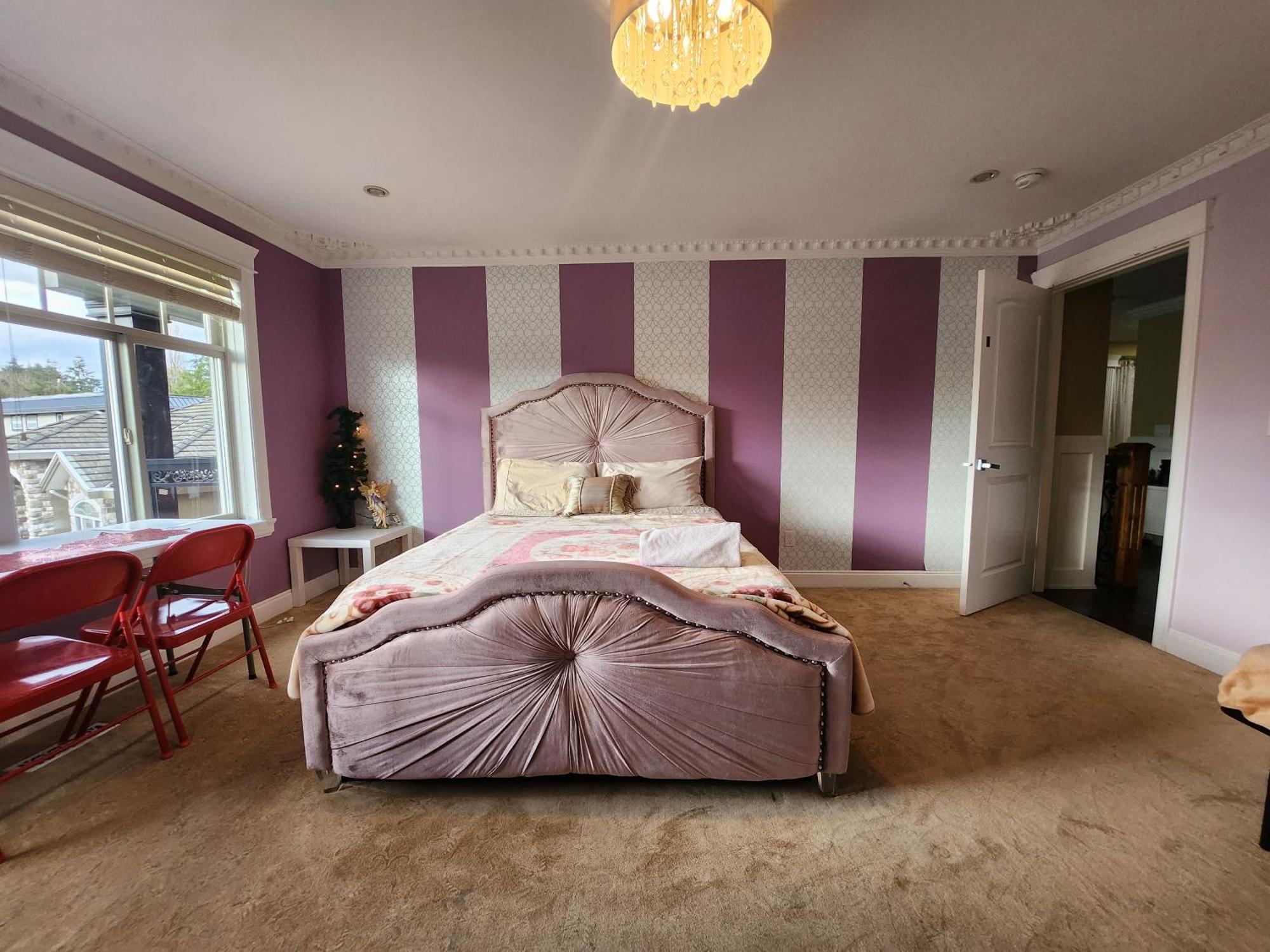 Empress Palace Hotel *
