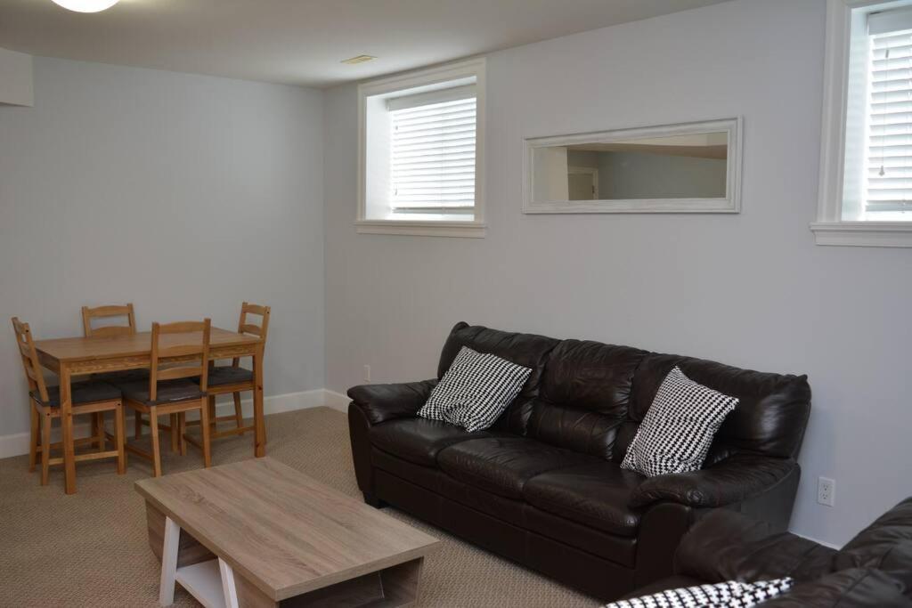Beautiful 2 Bedroom Place In Surrey/langley