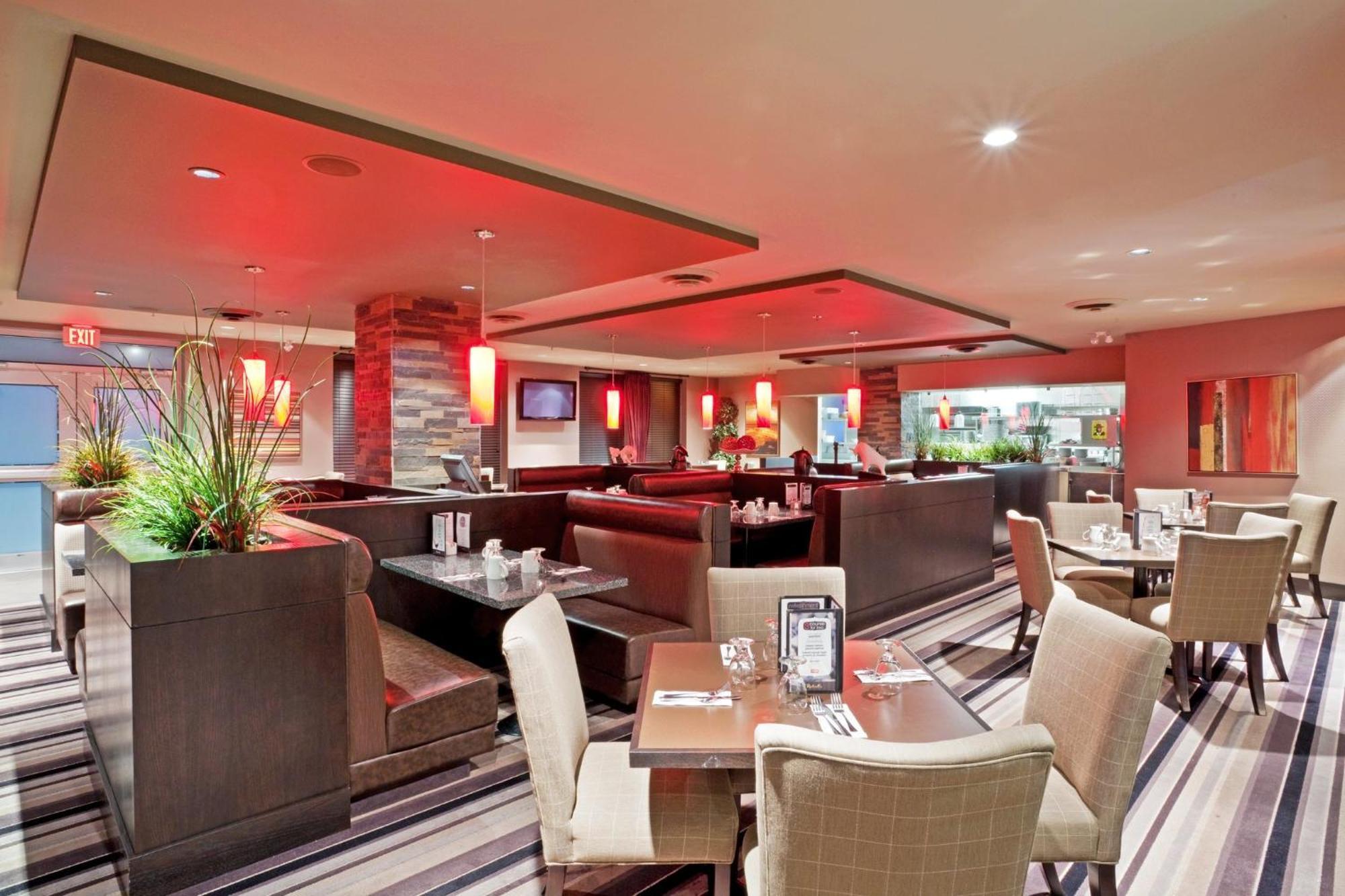 & East - Cloverdale By Ihg Hotel 3*