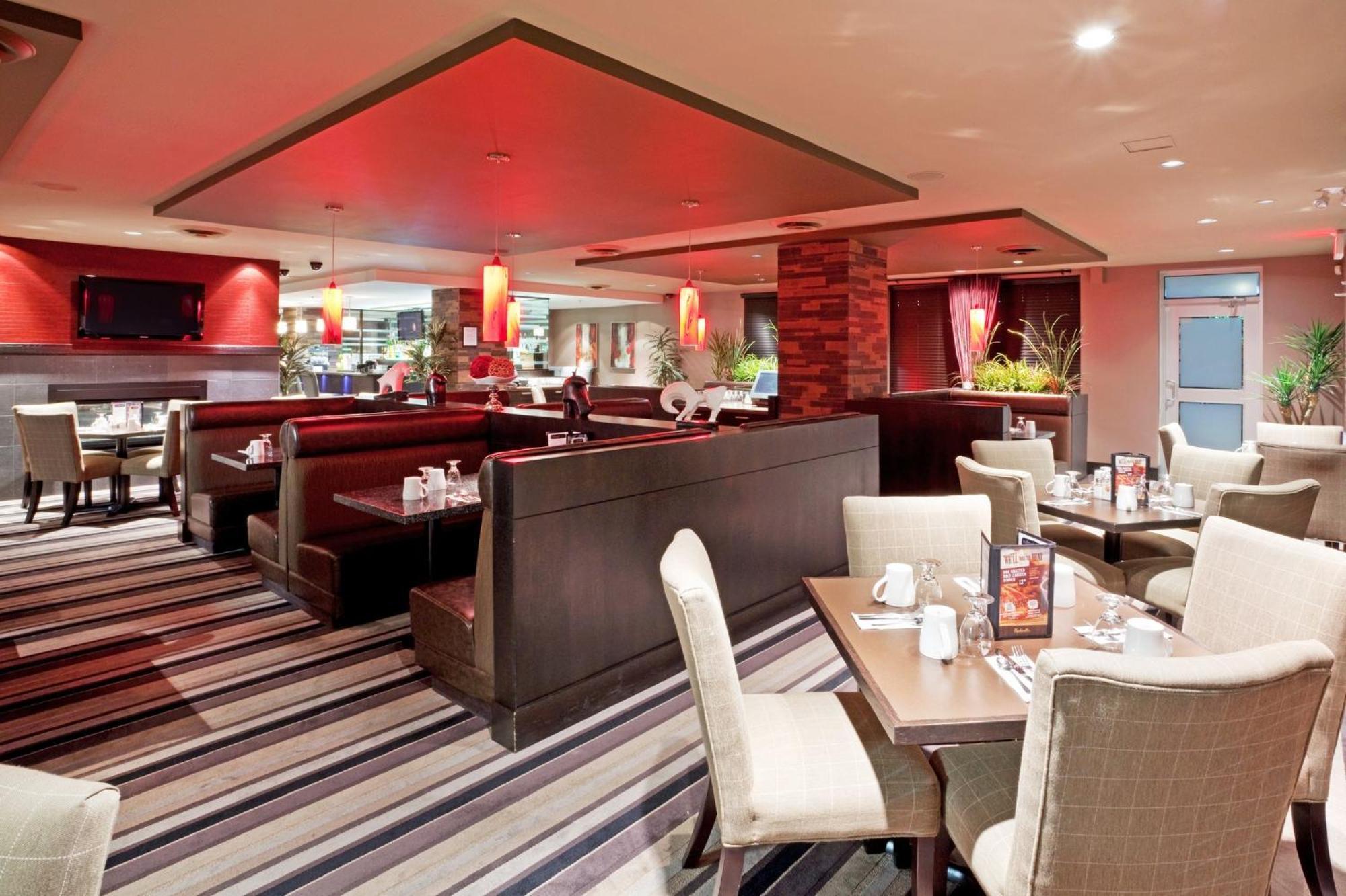 & East - Cloverdale By Ihg 3* Surrey