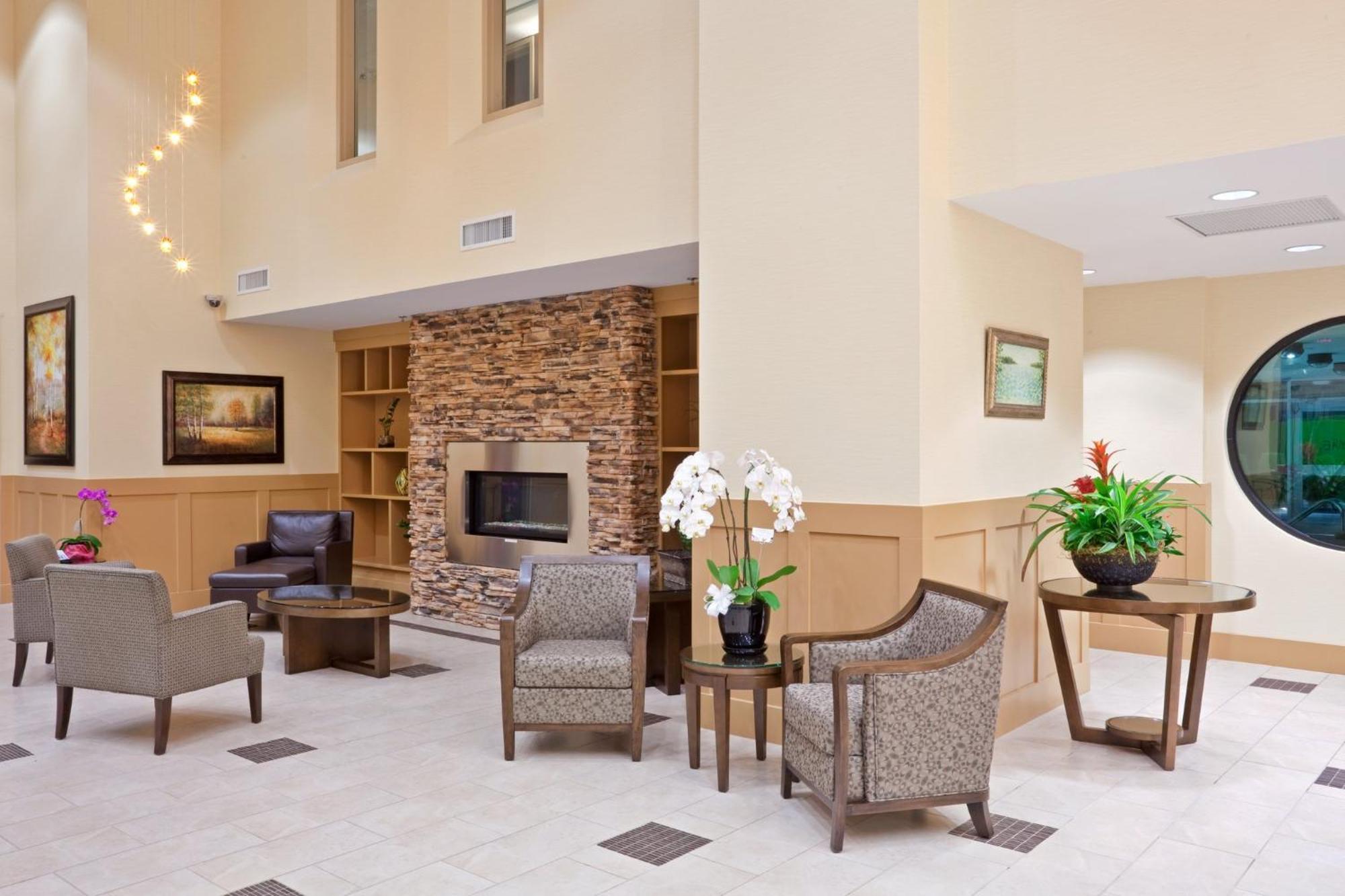 & East - Cloverdale By Ihg Hotel 3*