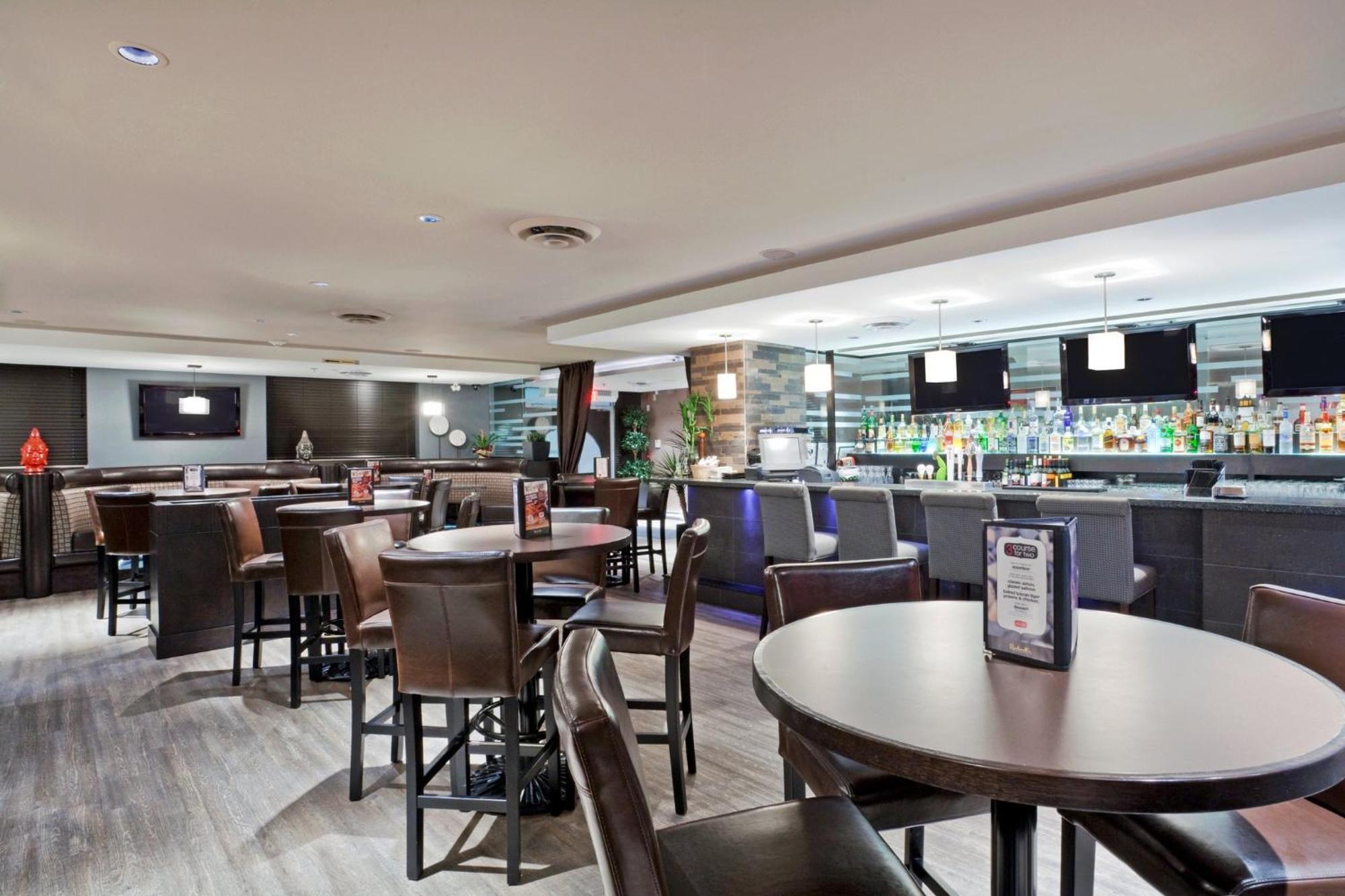 Hotel & East - Cloverdale By Ihg Surrey