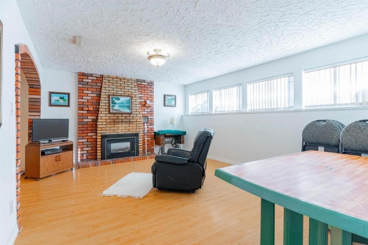 Great Location- Minutes Walk To Guildford Town Centre! 2 * Surrey