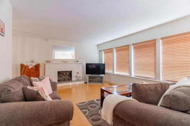 Beautiful Spacious Twin Set For Family Or Groups Upto 6 Adults Near Guildford Mall G4 Homestay *