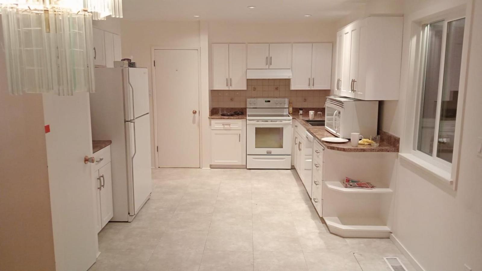 Beautiful Spacious Twin Set For Family Or Groups Upto 6 Adults Near Guildford Mall G4 Surrey