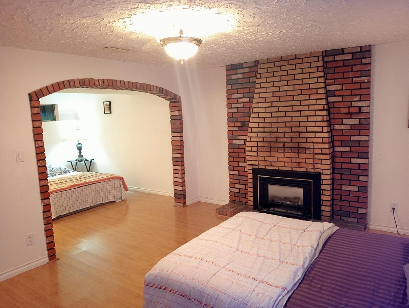 Homestay Beautiful Spacious Twin Set For Family Or Groups Upto 6 Adults Near Guildford Mall G4 *