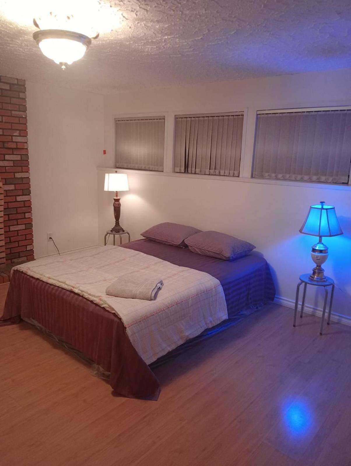Homestay Beautiful Spacious Twin Set For Family Or Groups Upto 6 Adults Near Guildford Mall G4