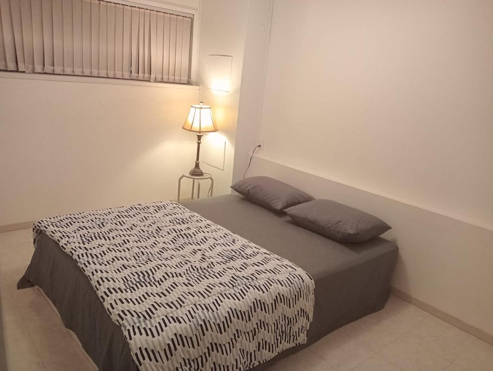 Budget Near Guildford Mall - Walk To Shopping, Restaurants, Transit G5