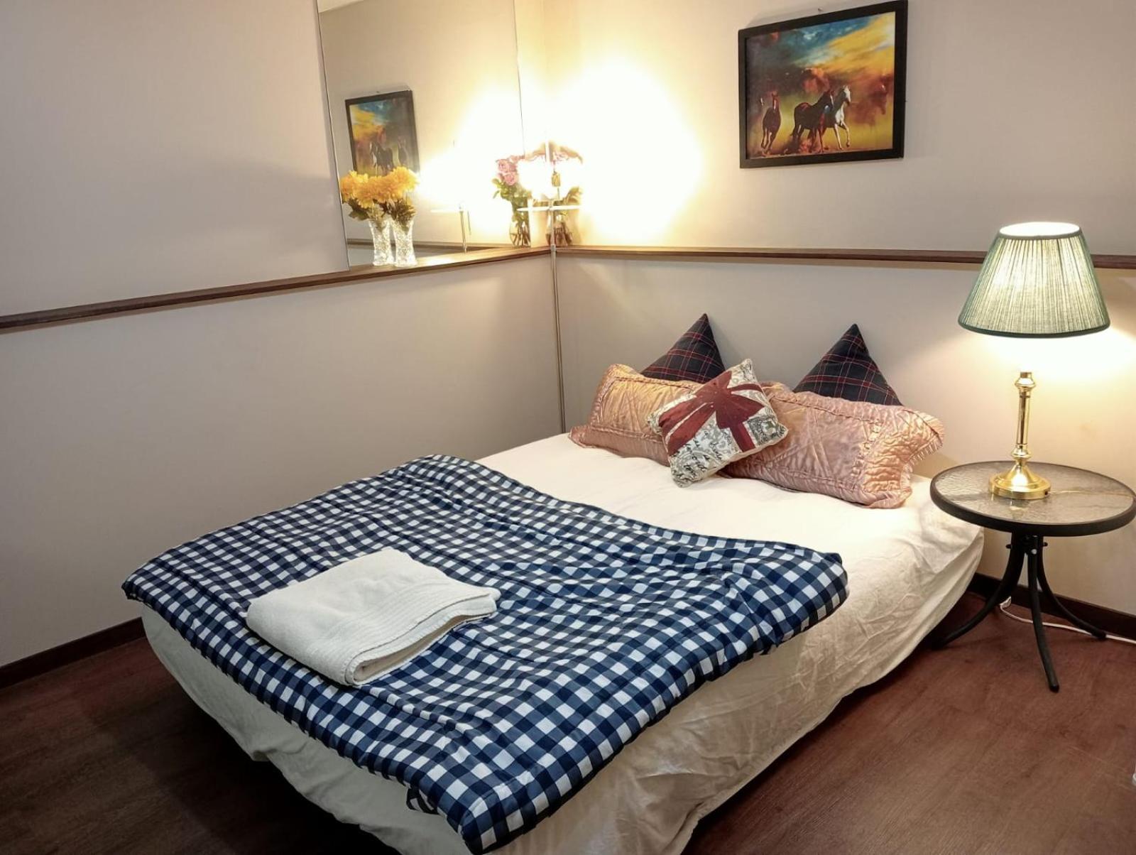 Homestay C4 Beautiful Comfy & Relaxed Private In Walkout Basement In A Great Location *