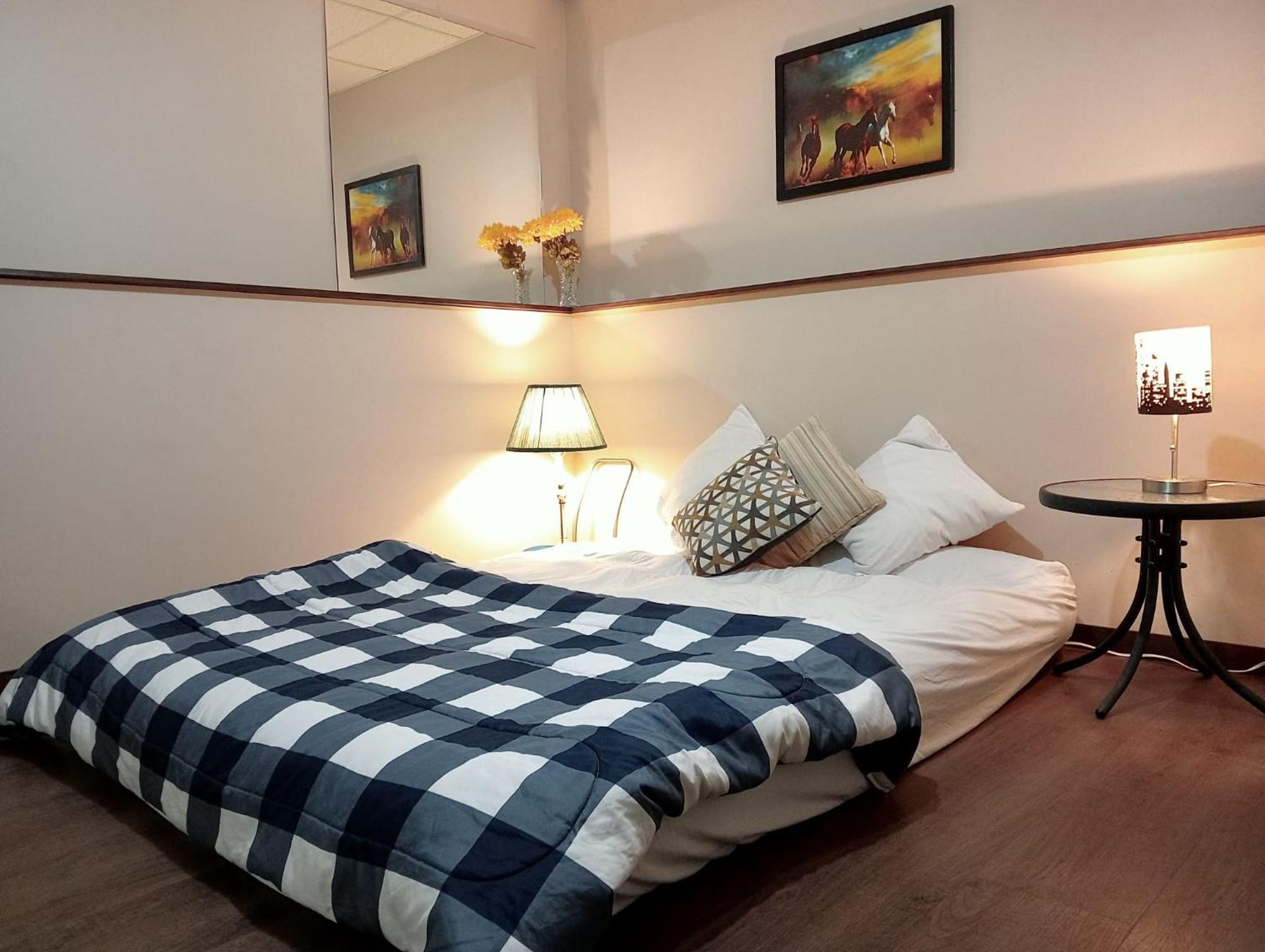 Homestay C4 Beautiful Comfy & Relaxed Private In Walkout Basement In A Great Location Surrey