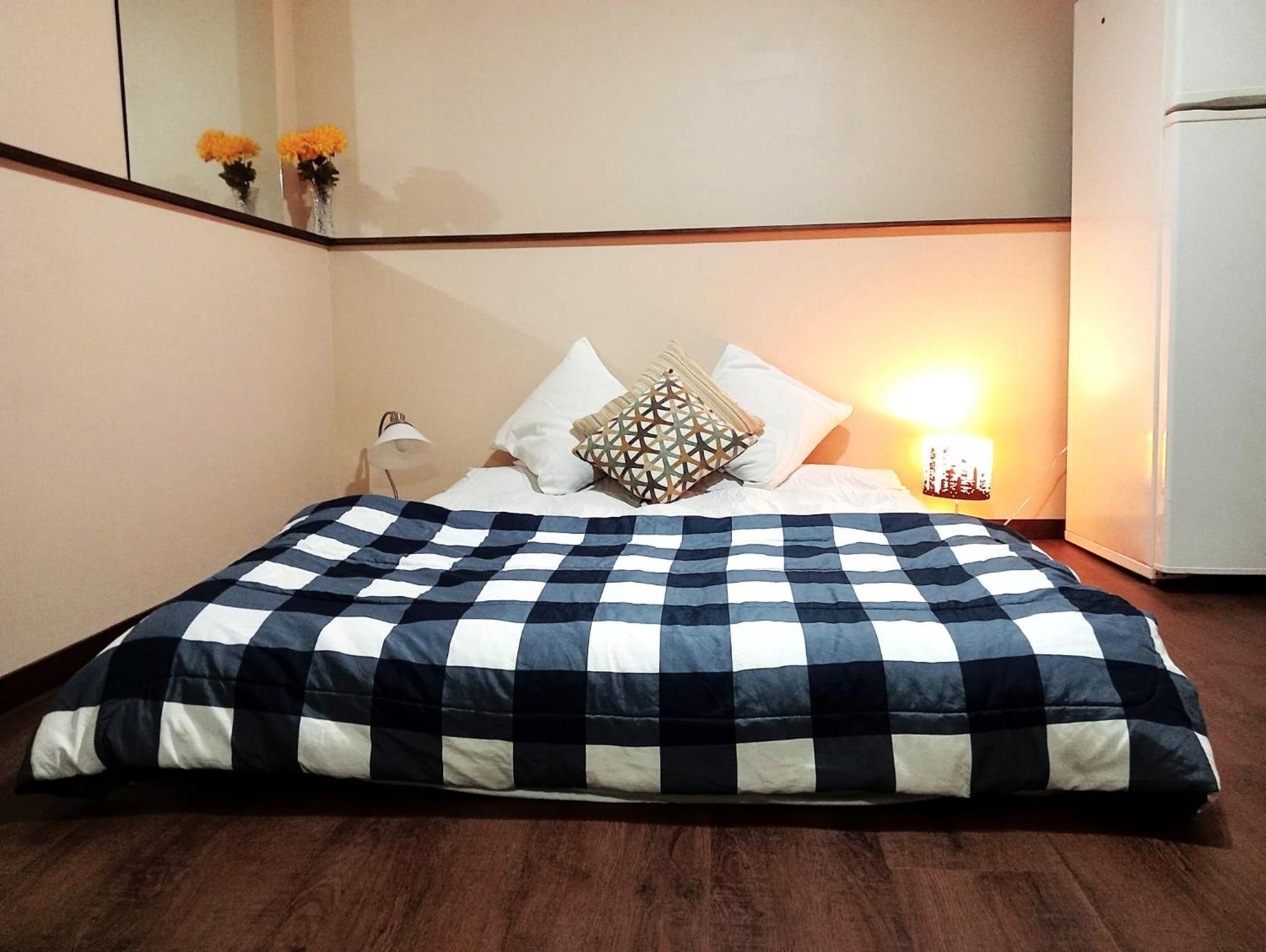 Homestay C4 Beautiful Comfy & Relaxed Private In Walkout Basement In A Great Location *