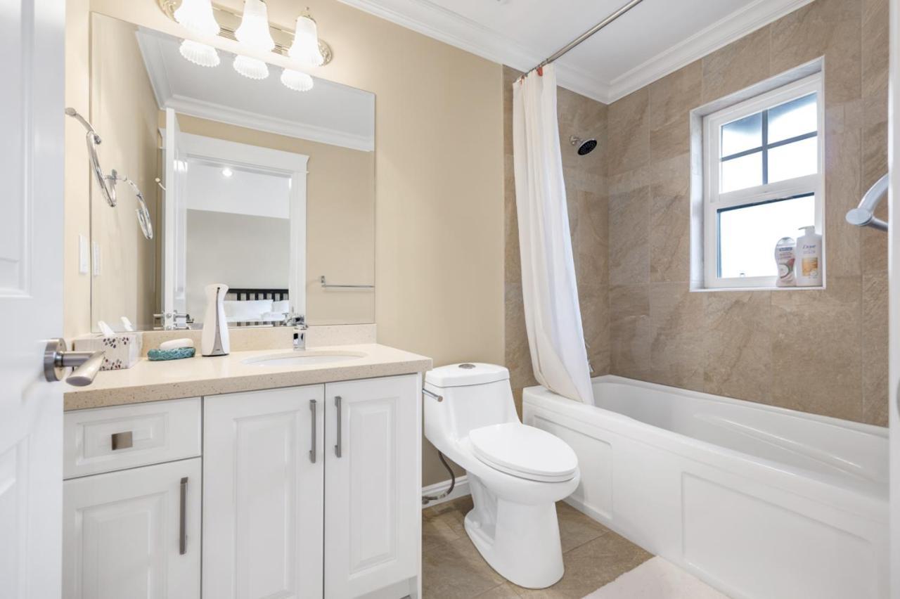 Luxurious Haven In - 3 Bedroom Homestay *
