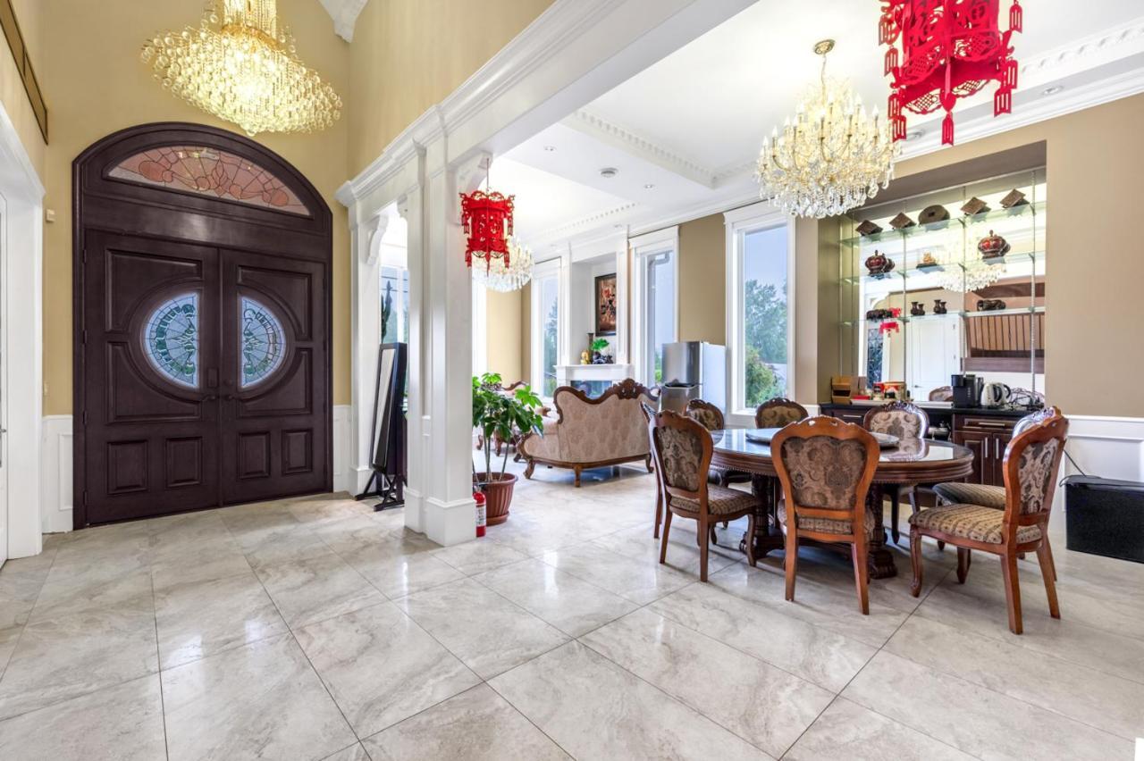 Luxurious Haven In - 3 Bedroom Surrey