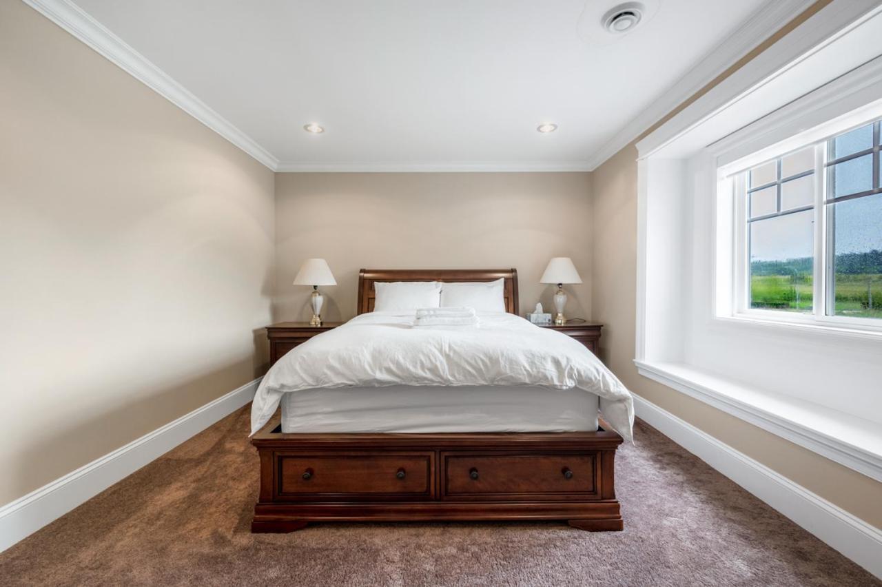 Luxurious Haven In - 3 Bedroom * Surrey