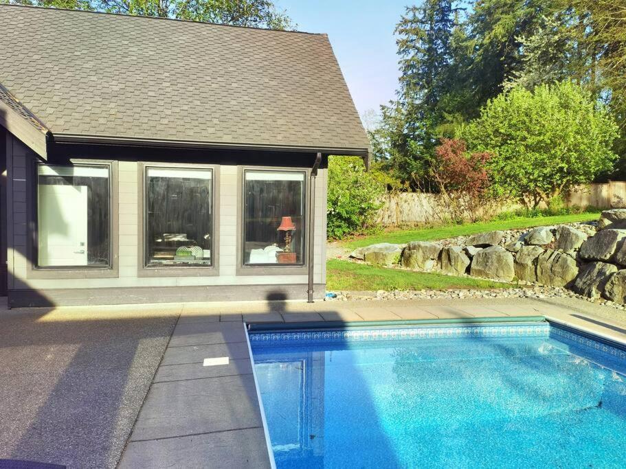 Villa Pool
