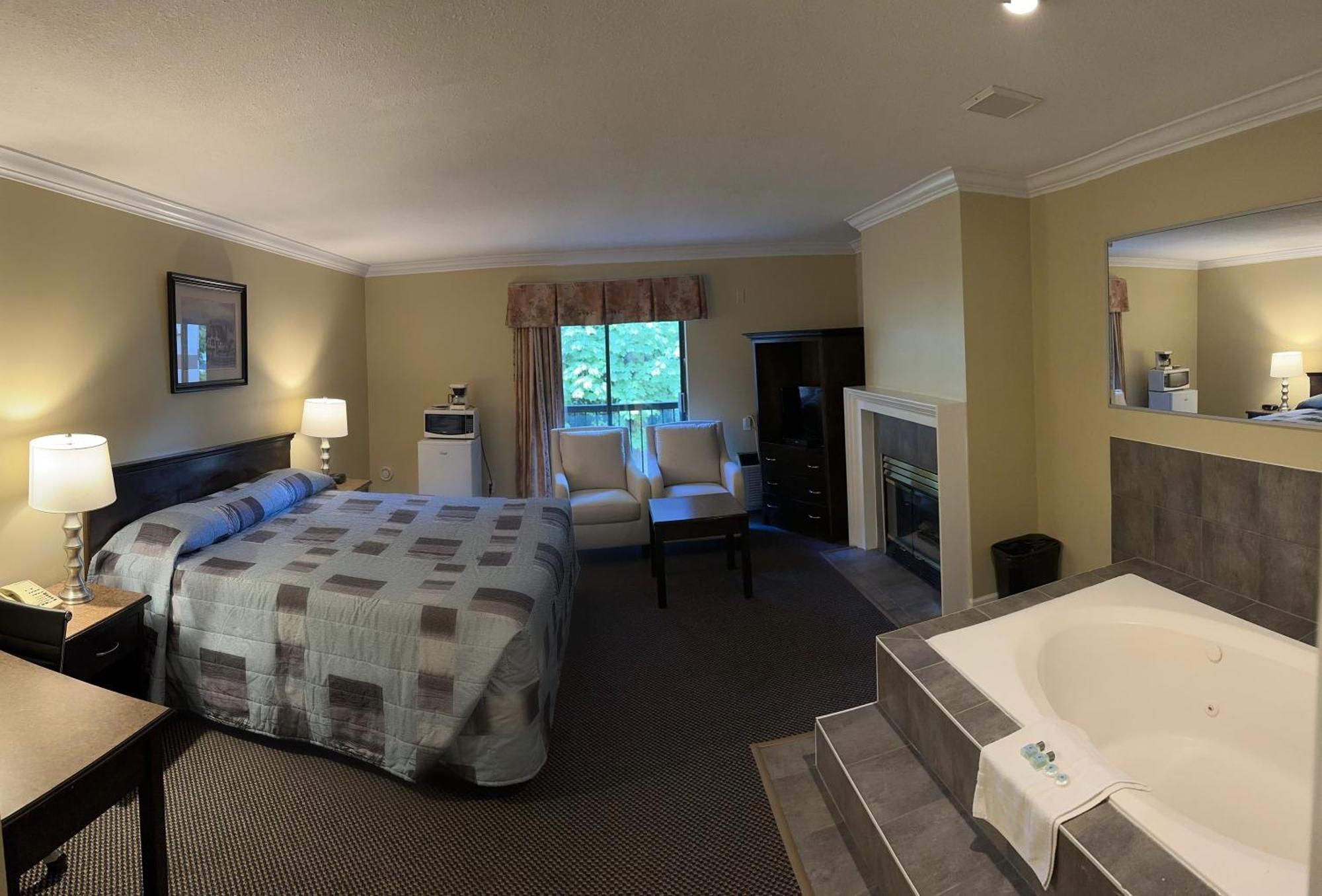 Canadian Hotel