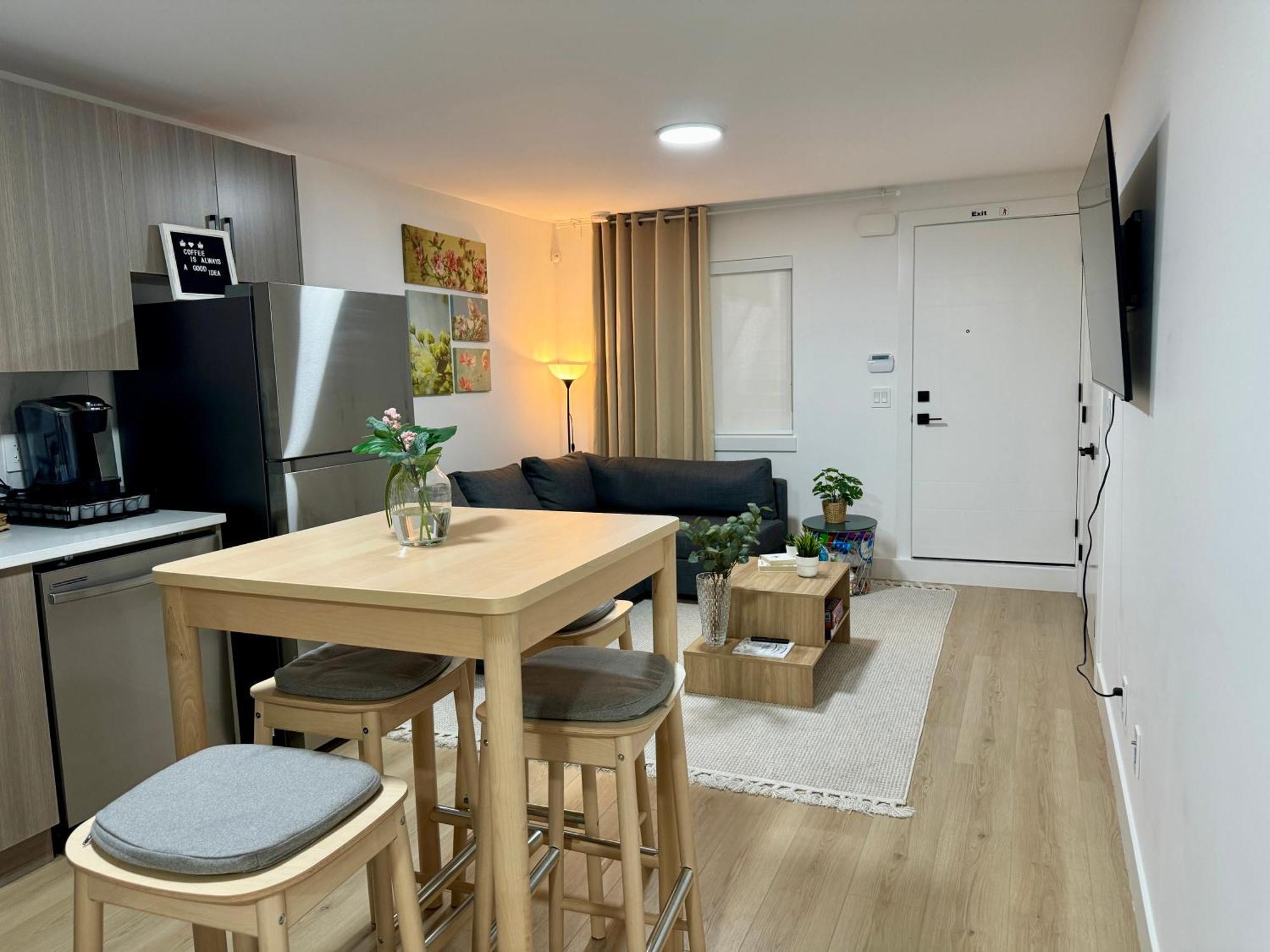 The Sunset Haven- Cozy 2br Basement Near White Rock