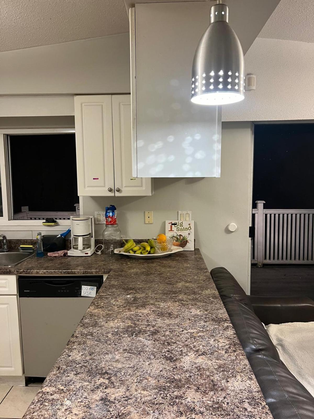 Homestay Private Near King George Boulevard *