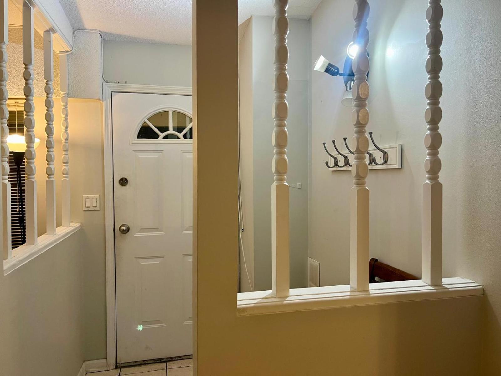 Private Near King George Boulevard Homestay