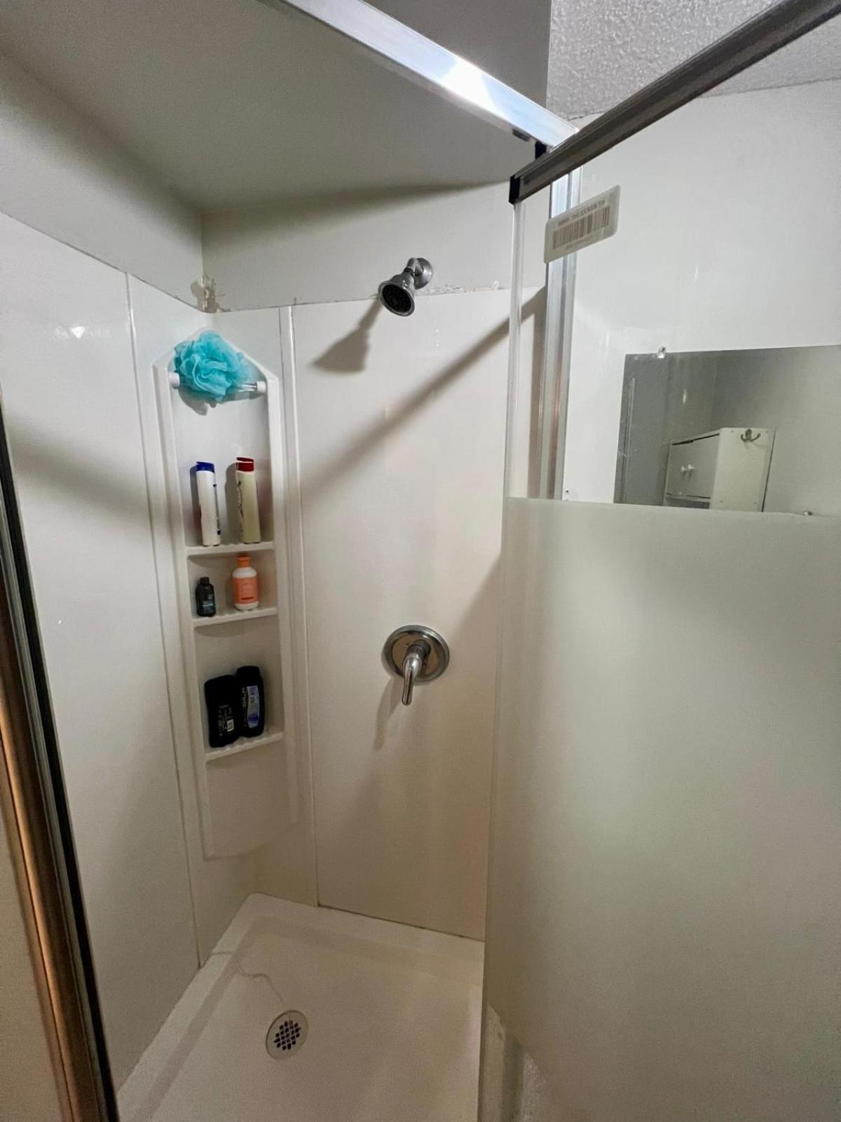 Private Near King George Boulevard Homestay