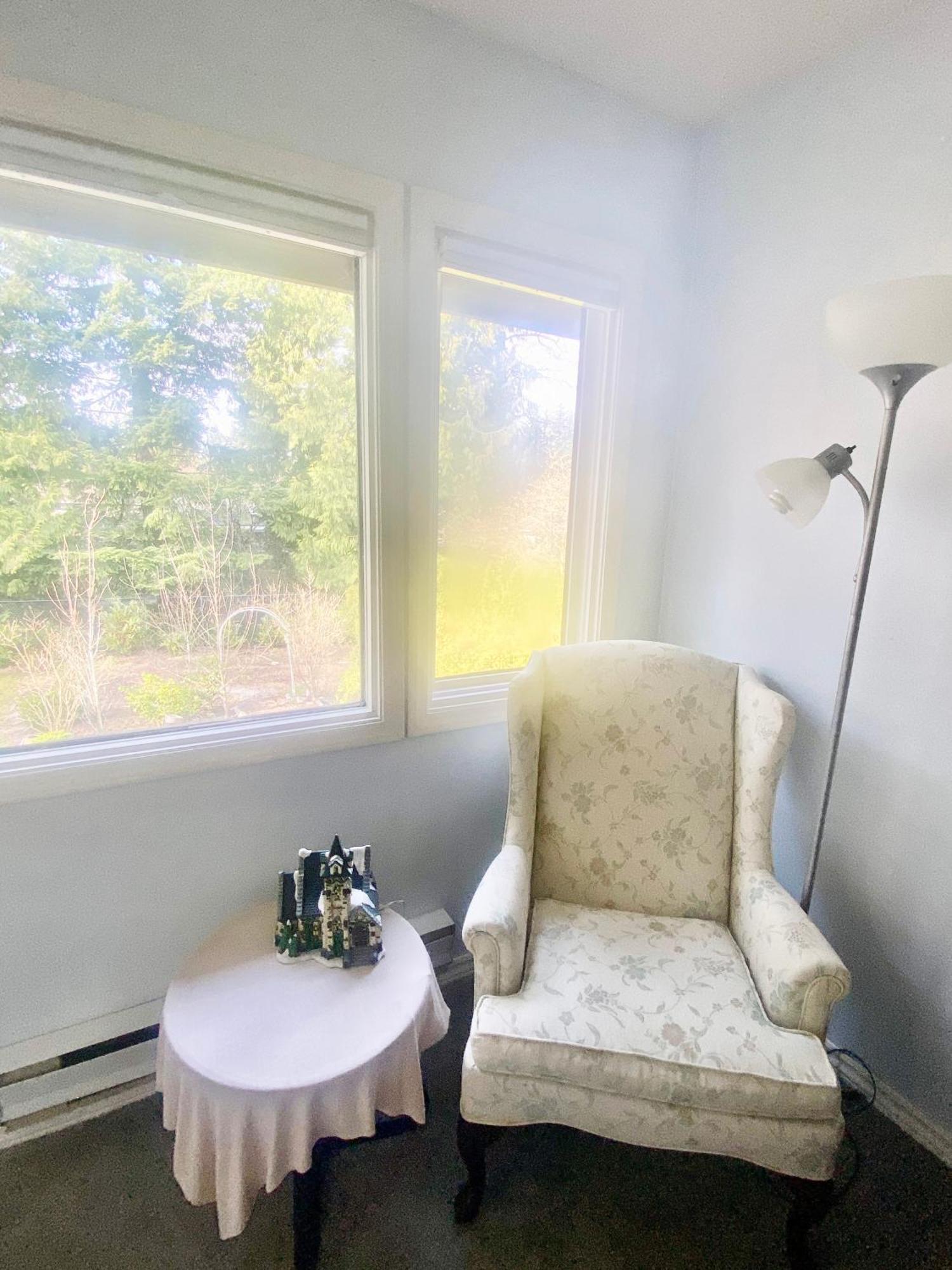 Elgin Bliss - White Rock * Surrey