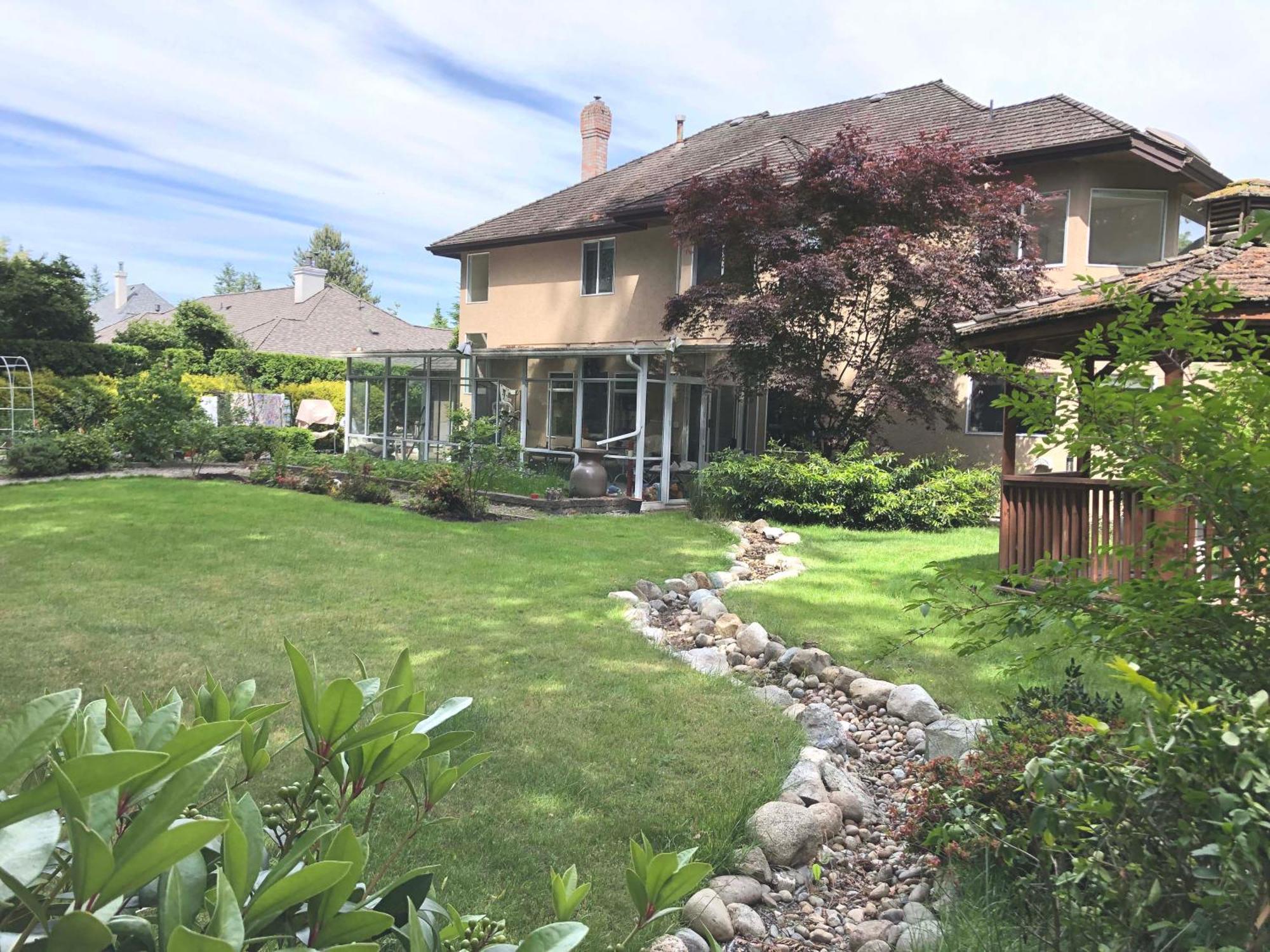 Elgin Bliss - White Rock * Surrey
