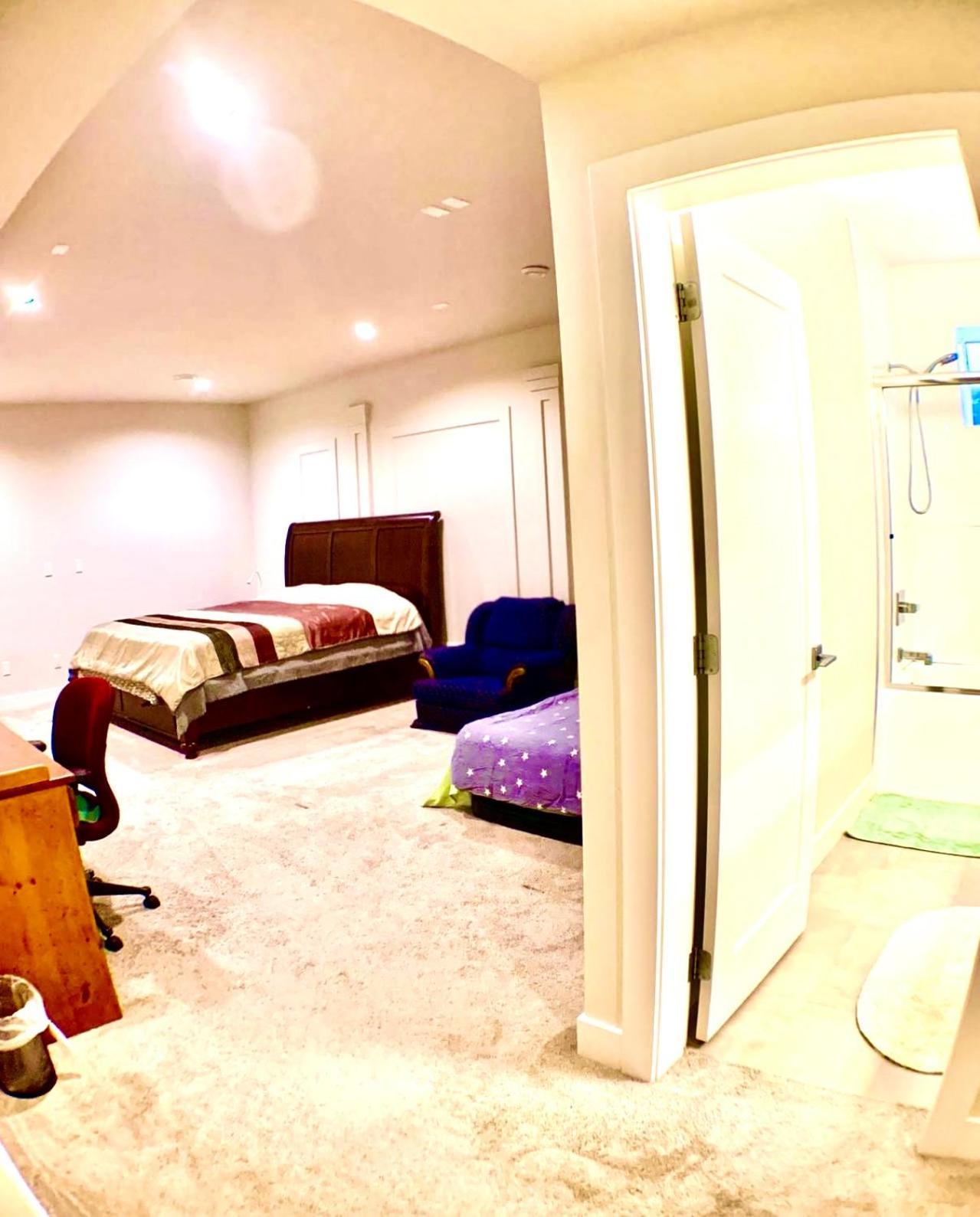Deluxe House Surrey