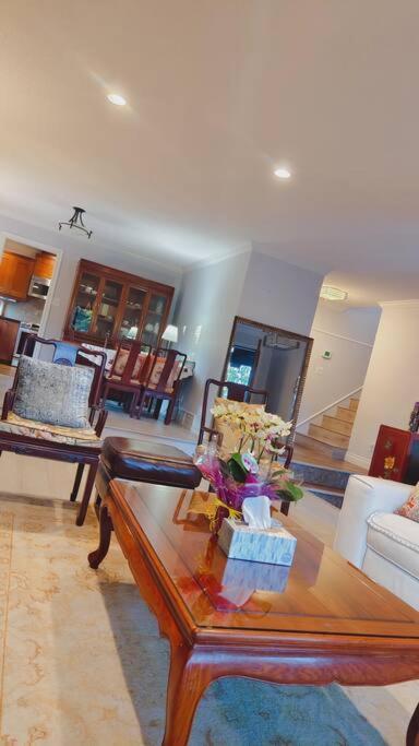 Luxury House With Pleasure Of Life Villa Surrey