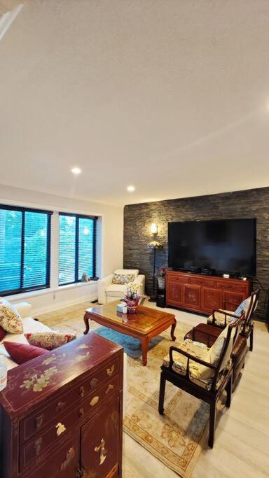Villa Luxury House With Pleasure Of Life
