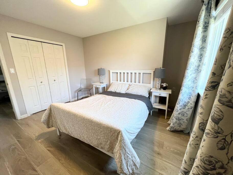 Spacious Charming Entire House In A Calming Neighborhood *
