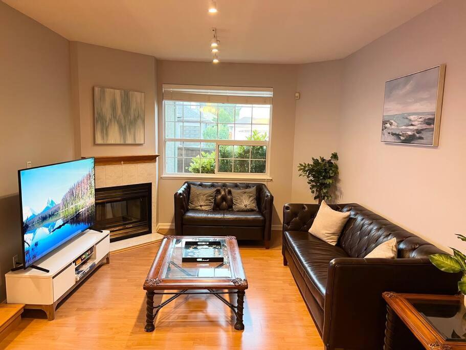 Spacious Charming Entire House In A Calming Neighborhood * Surrey