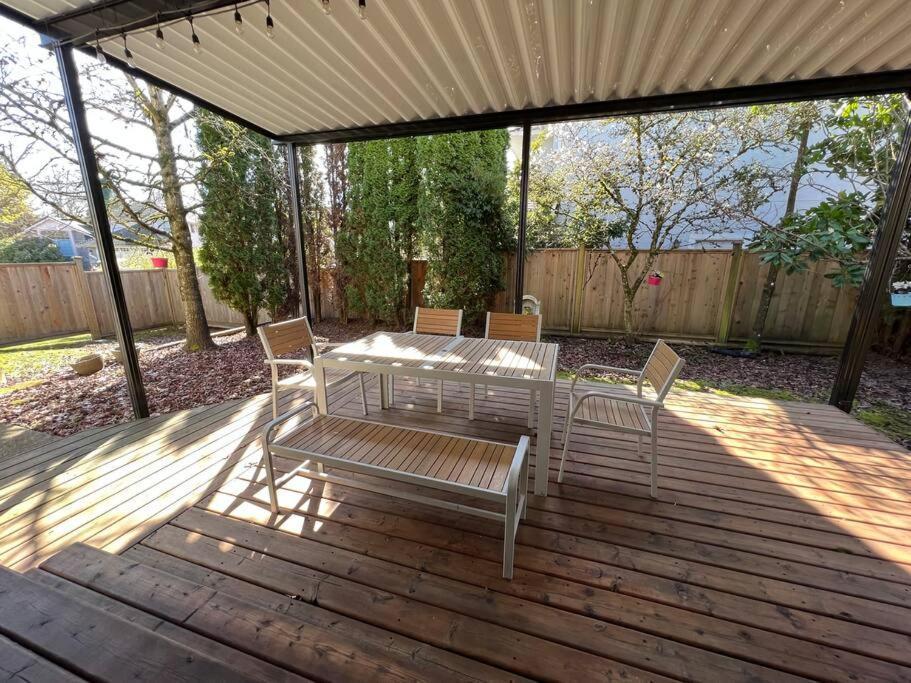 Spacious Charming Entire House In A Calming Neighborhood *