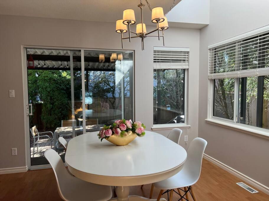 Apartment Spacious Charming Entire House In A Calming Neighborhood *