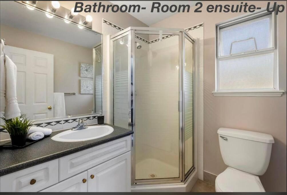 Spacious Charming Entire House In A Calming Neighborhood *