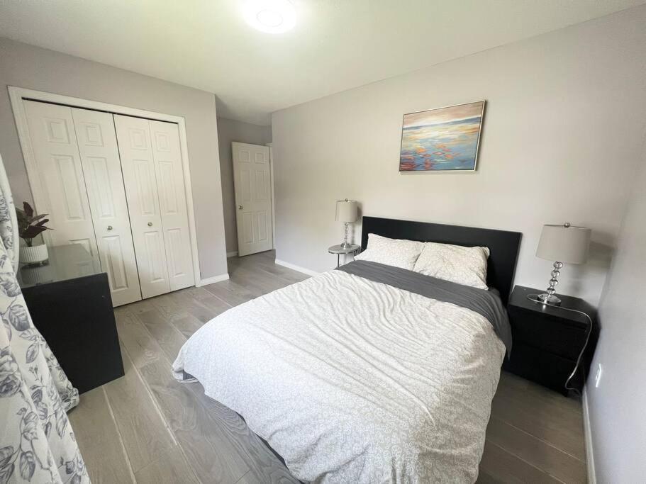 Apartment Spacious Charming Entire House In A Calming Neighborhood Surrey