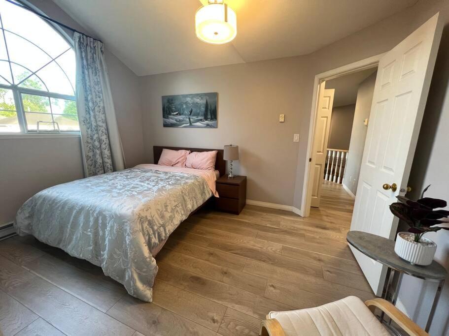 Apartment Spacious Charming Entire House In A Calming Neighborhood *