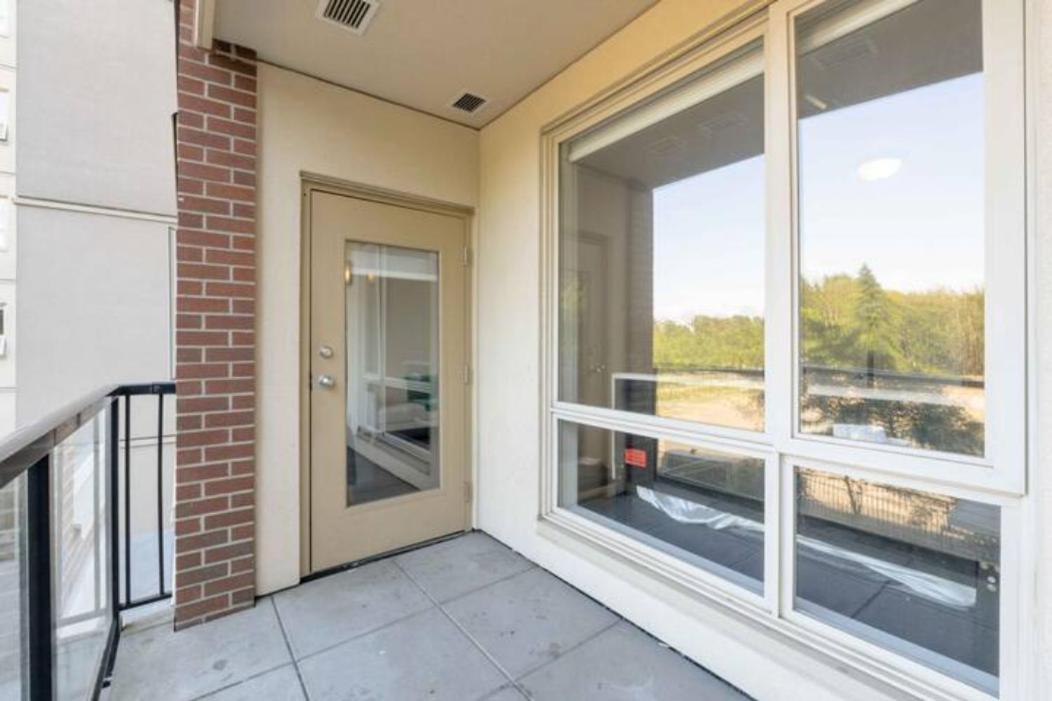 Private With 2 Queen Beds, Living Area And 2 Washrooms Including Laundary