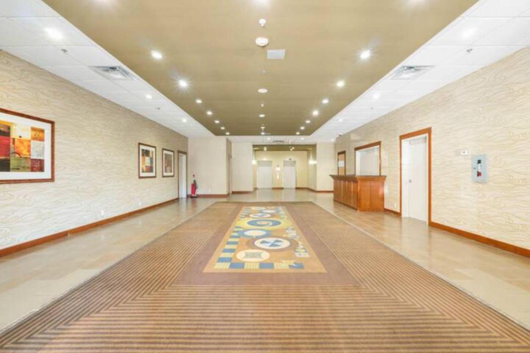 Private With 2 Queen Beds, Living Area And 2 Washrooms Including Laundary Apartment