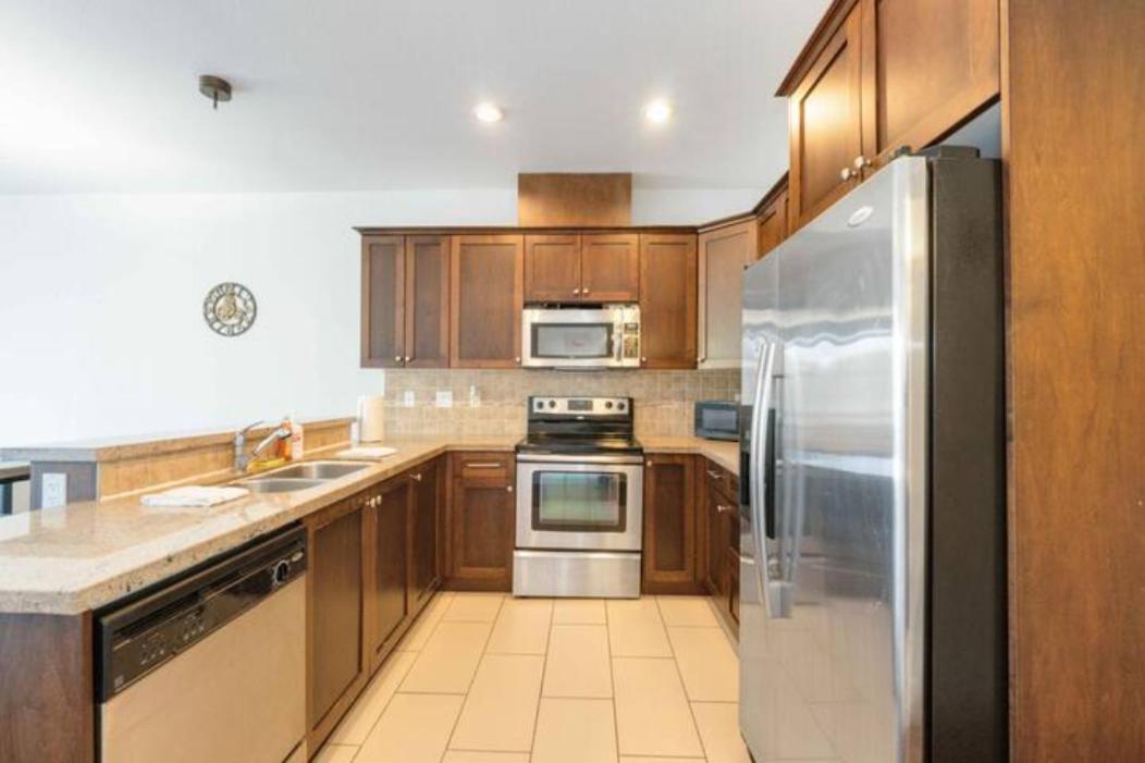 Apartment Private With 2 Queen Beds, Living Area And 2 Washrooms Including Laundary