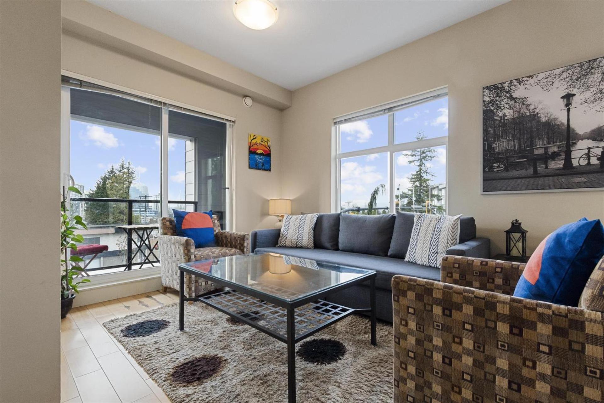 Skytrain Accessible,free Parking, Gym, 2 Bedroom Sleeps 6 In * Surrey