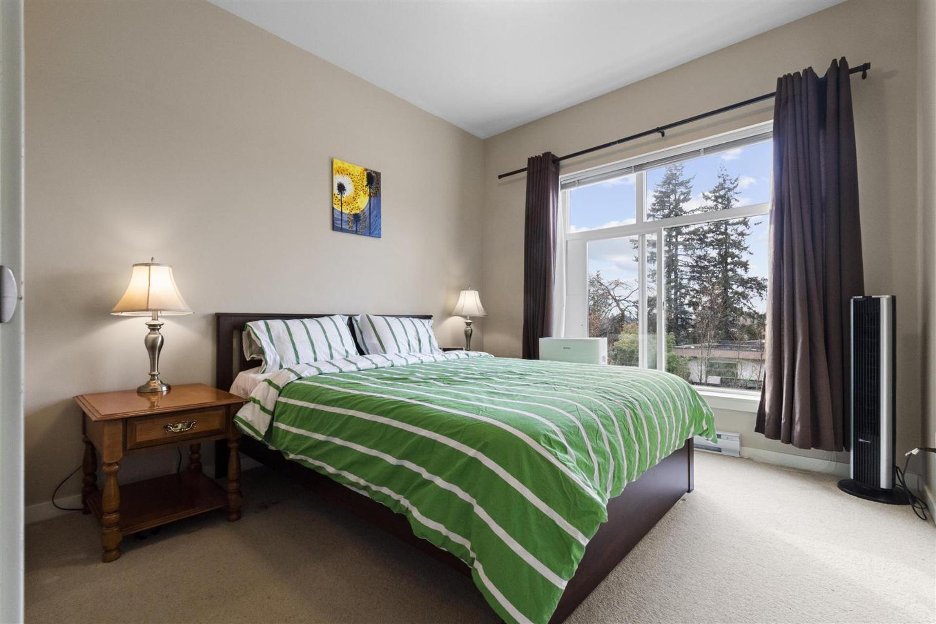 Apartment Skytrain Accessible,free Parking, Gym, 2 Bedroom Sleeps 6 In *