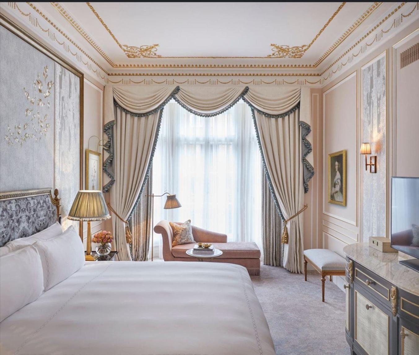 Guest house Empress Madani Palace Surrey