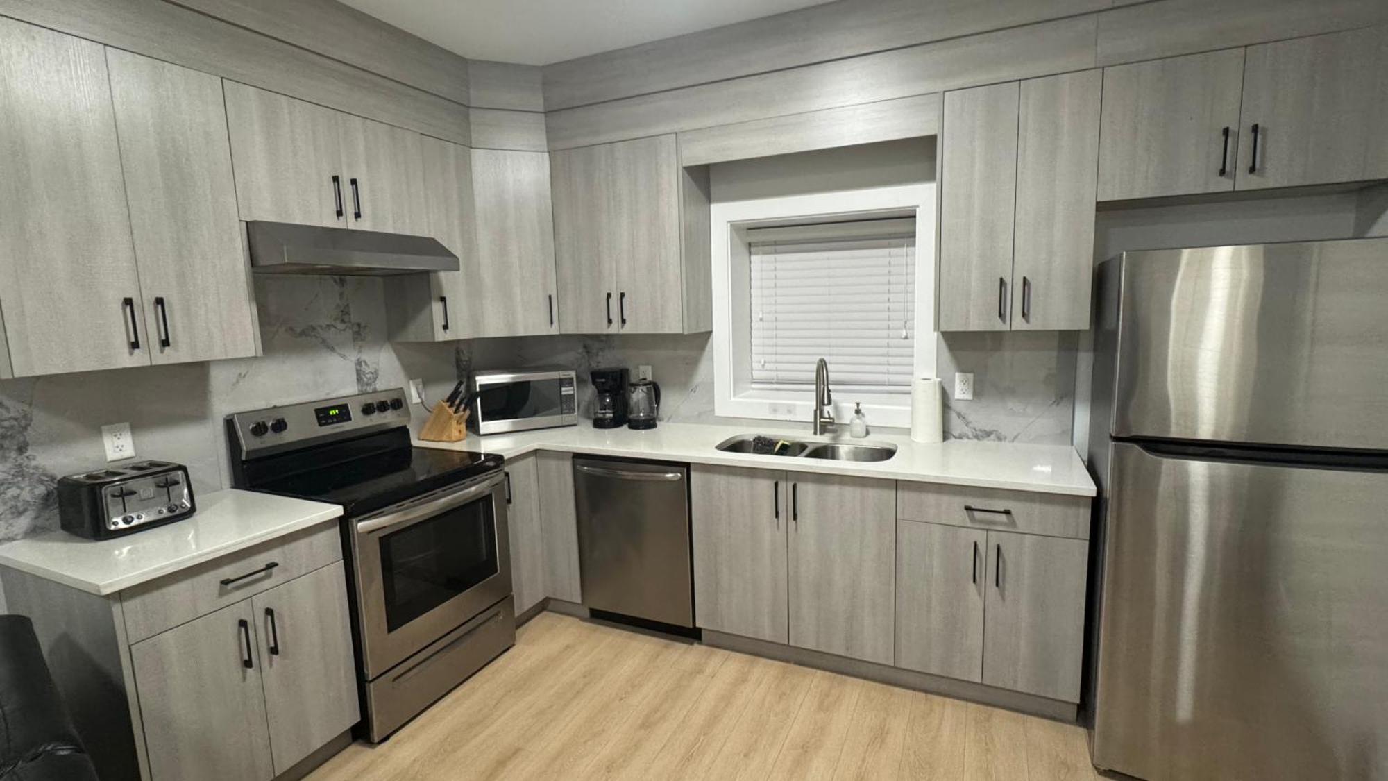 Apartment New & Modern 2 Bedroom Surrey