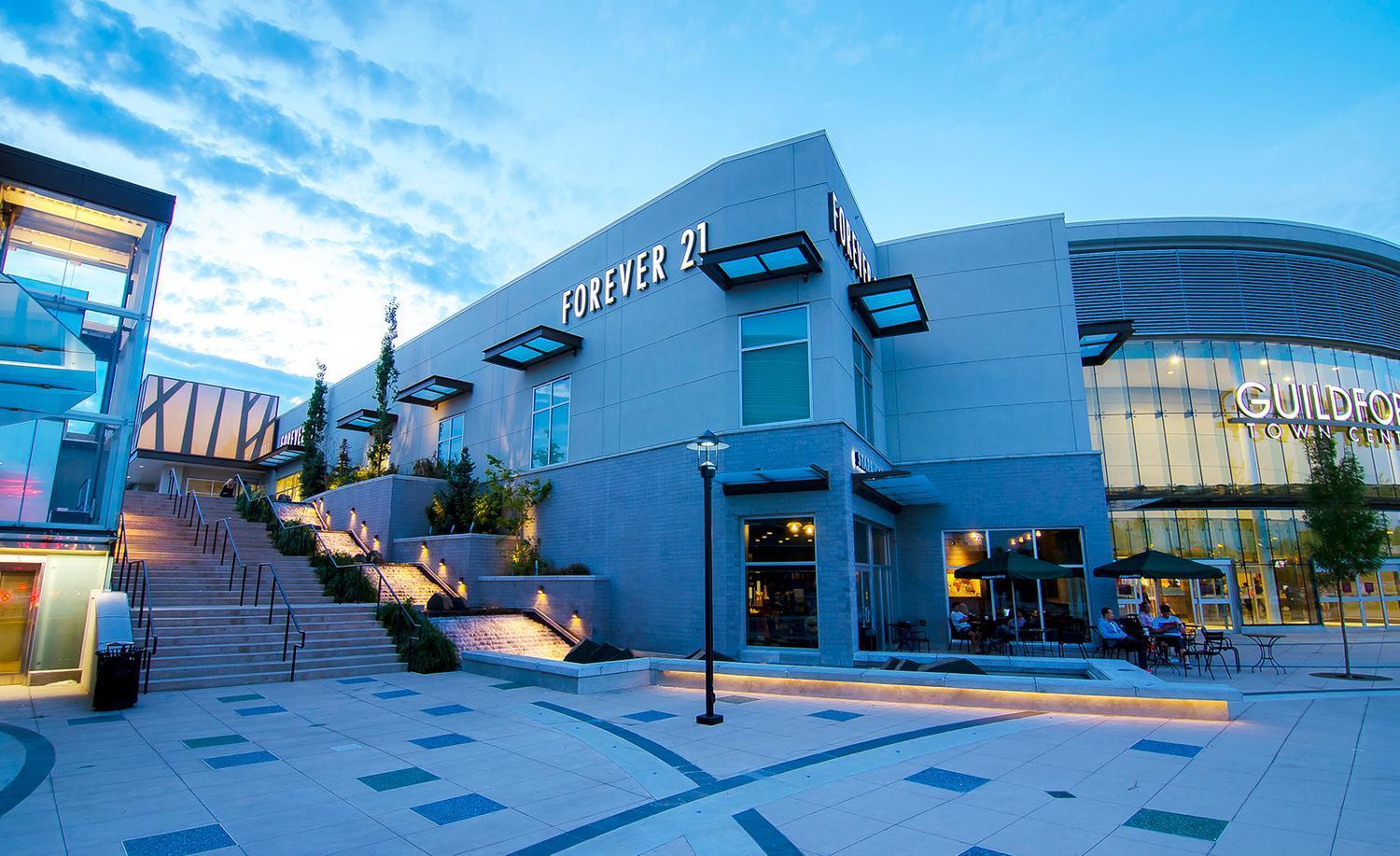 Homestay Near Plazas, Restaurants, Transit & Guildford Mall F1 Bed & Breakfast