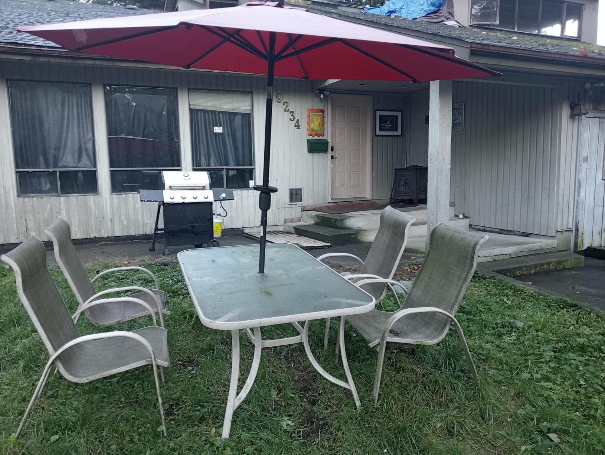 Homestay Near Plazas, Restaurants, Transit & Guildford Mall F1 Bed & Breakfast Surrey
